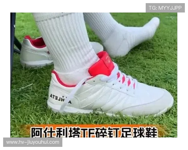 轻巧舒适的足球鞋设计探索及其对运动表现的提升分析